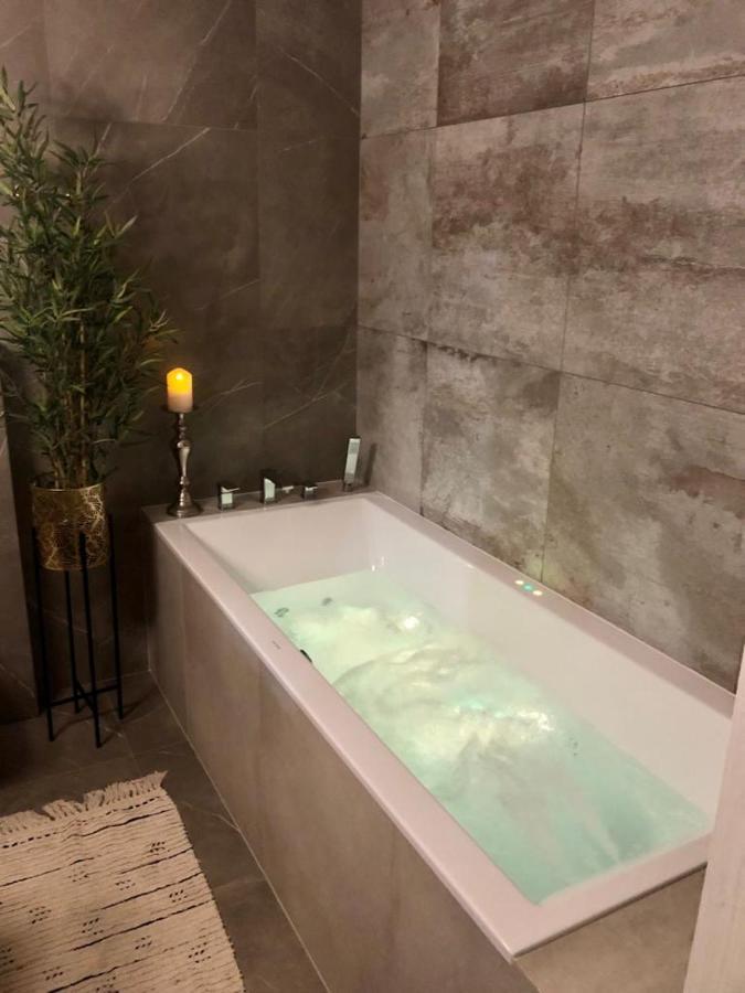 Like Home 2 Sauna,Jacuzzi & Spa Świdnica Extérieur photo