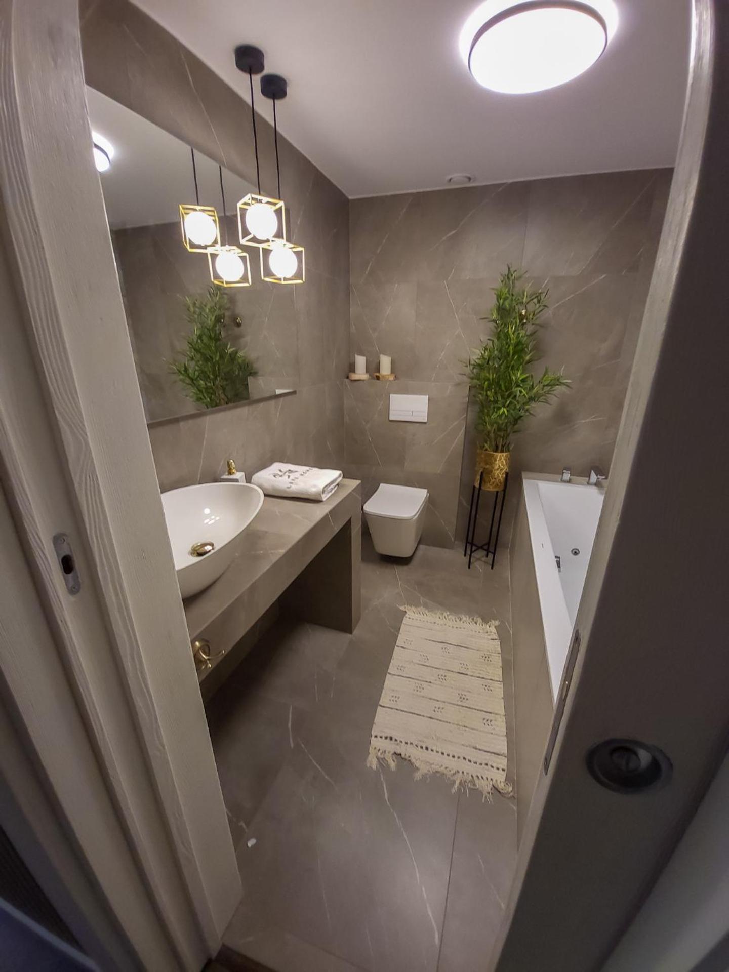 Like Home 2 Sauna,Jacuzzi & Spa Świdnica Extérieur photo